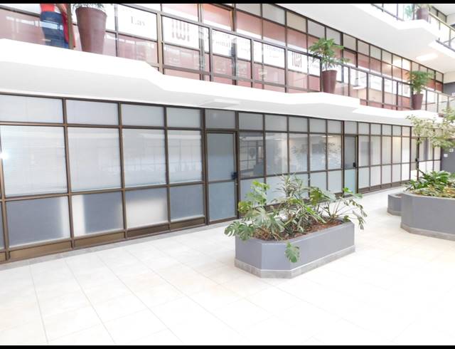 127M² OFFICE TO LET IN FERNDALE